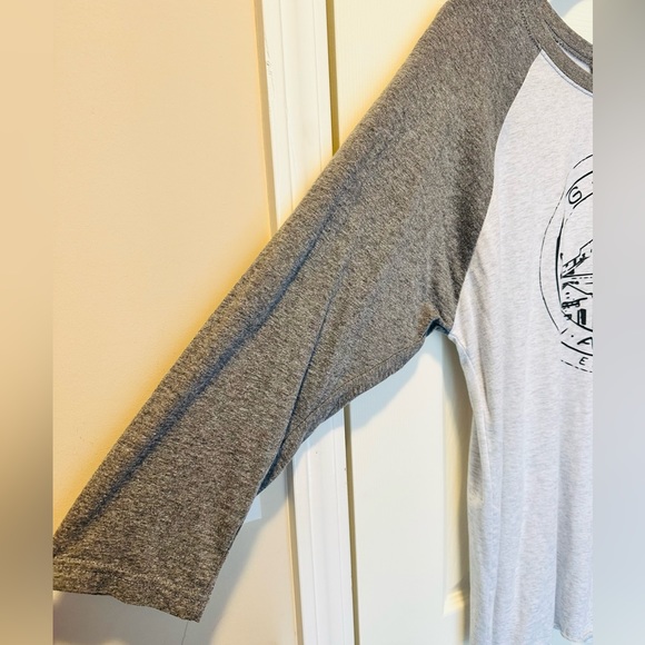 Magnolia Silos Chip & Joanna Gaines Baseball Tee sz Large - Picture 6 of 9